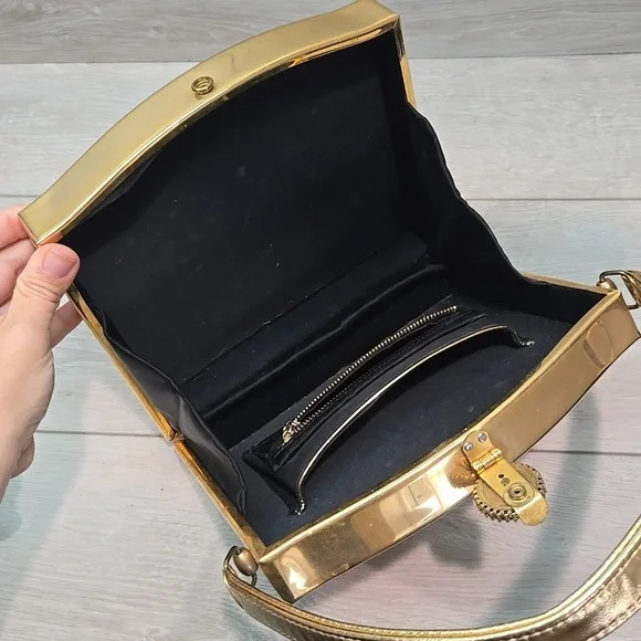 Vintag1960s TYROLEAN Bag Tapestry Cloth Embroidered Puffed Puffy Victorian Purse - Picture 11 of 13